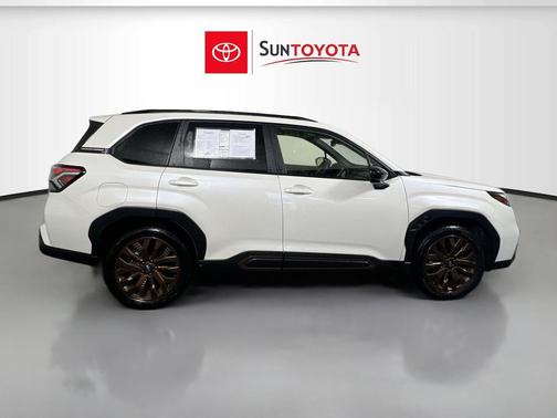 Crystal White Pearl 2025 Subaru Forester Sport