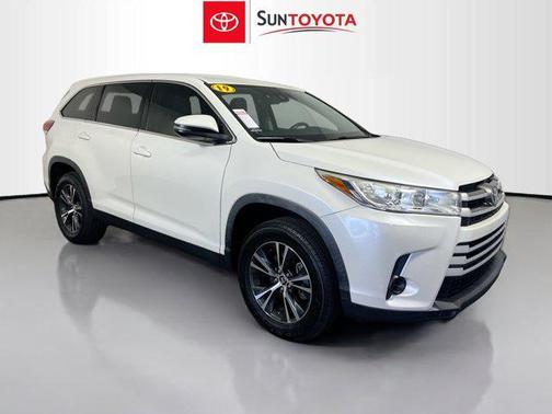 Blizzard Pearl 2019 Toyota Highlander LE I4
