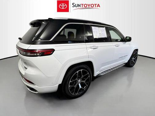 2022 Jeep Grand Cherokee 4xe Summit Reserve