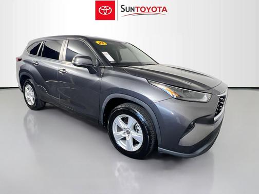Magnetic Gray Metallic 2023 Toyota Highlander Hybrid LE