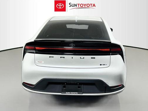 Wind Chill Pearl 2024 Toyota Prius LE