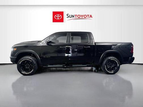 Diamond Black Crystal Pearlcoat 2025 RAM 1500 Rebel