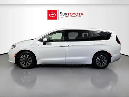Bright White Clearcoat 2023 Chrysler Pacifica Hybrid Touring L