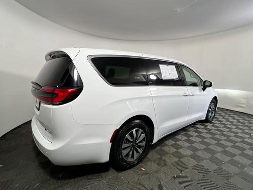 Bright White Clearcoat 2023 Chrysler Pacifica Hybrid Touring L