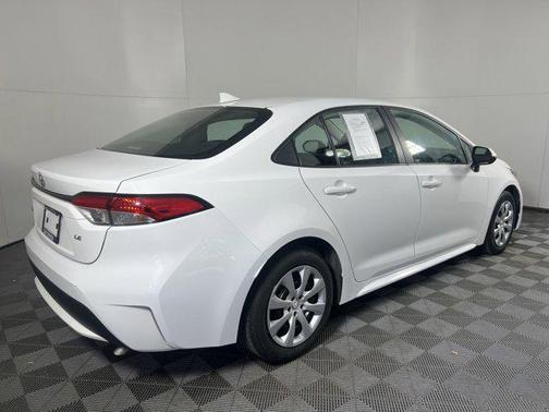 Super White 2021 Toyota Corolla LE