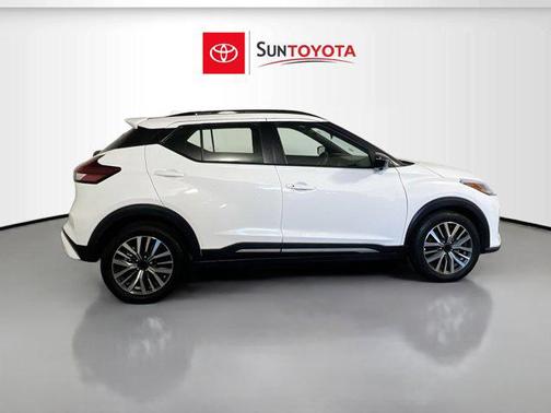 2024 Nissan Kicks SR