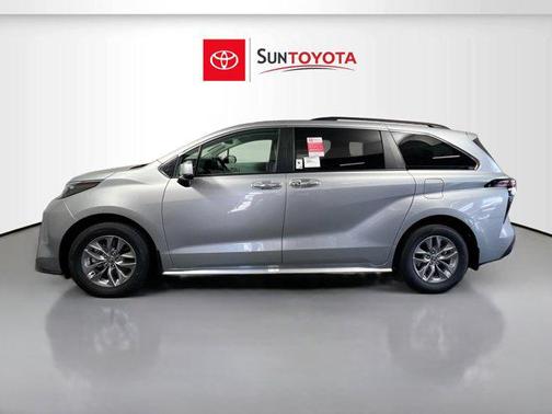 2025 Toyota Sienna XLE 8 Passenger