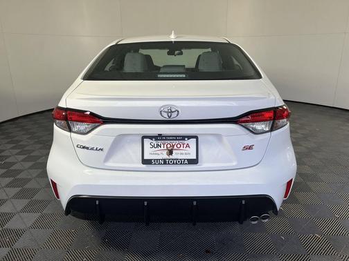 Ice Cap 2024 Toyota Corolla SE
