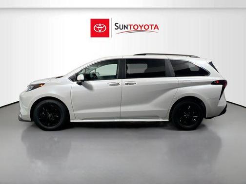 Wind Chill Pearl 2024 Toyota Sienna XLE