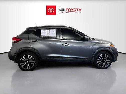 Gun Metallic 2020 Nissan Kicks SV