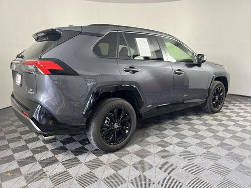 2023 Toyota RAV4 Hybrid SE