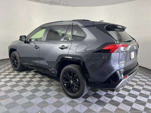 2023 Toyota RAV4 Hybrid SE