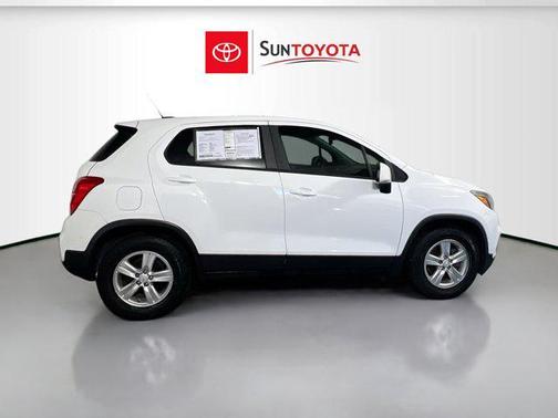 Summit White 2020 Chevrolet Trax LS