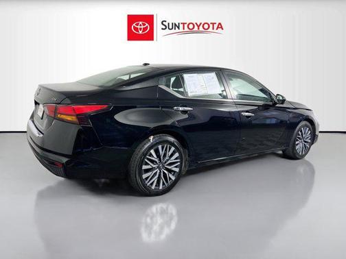 Super Black 2023 Nissan Altima 2.5 SV