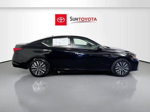 Super Black 2023 Nissan Altima 2.5 SV