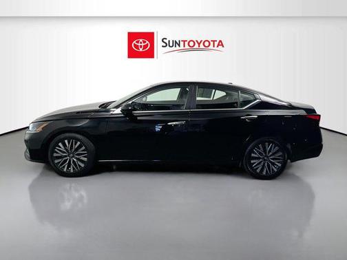 Super Black 2023 Nissan Altima 2.5 SV