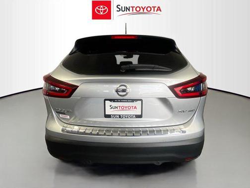 2022 Nissan Rogue Sport SV
