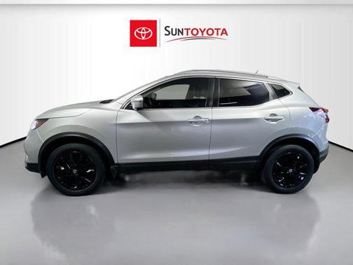 2022 Nissan Rogue Sport SV