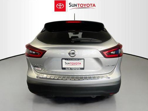 2022 Nissan Rogue Sport SV