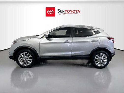 2022 Nissan Rogue Sport SV