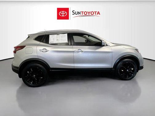 2022 Nissan Rogue Sport SV