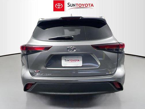 2025 Toyota Highlander XLE