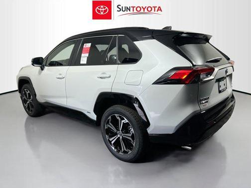 2025 Toyota RAV4 Hybrid SE