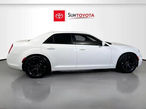 Bright White Clearcoat 2019 Chrysler 300 S