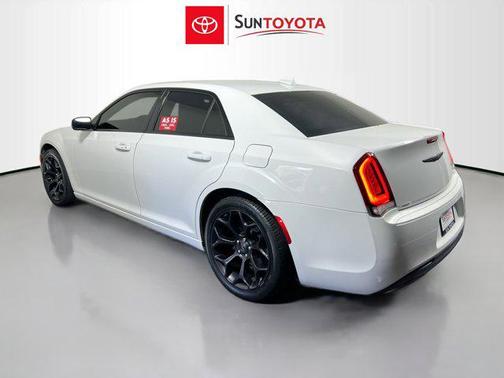 Bright White Clearcoat 2019 Chrysler 300 S