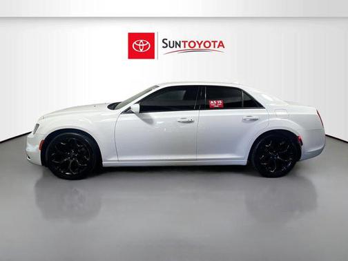 Bright White Clearcoat 2019 Chrysler 300 S