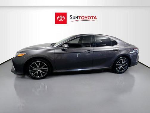 2022 Toyota Camry Hybrid XLE
