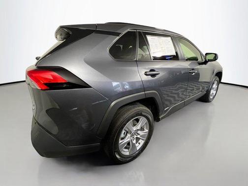 2025 Toyota RAV4 Hybrid LE