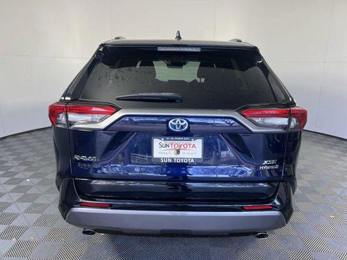 2020 Toyota RAV4 Hybrid SE
