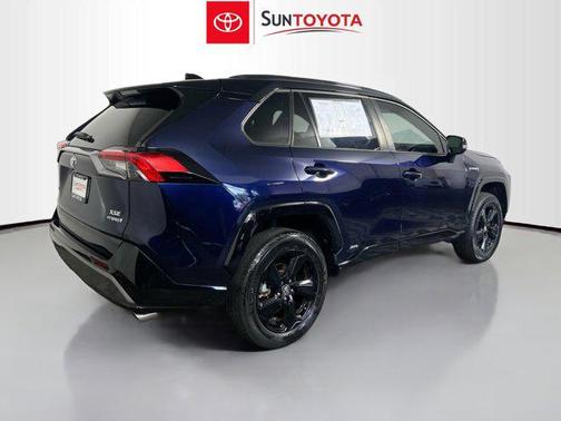 2020 Toyota RAV4 Hybrid SE