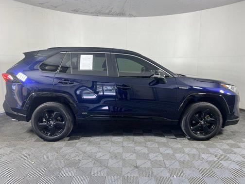 2020 Toyota RAV4 Hybrid SE