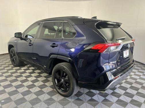 2020 Toyota RAV4 Hybrid SE