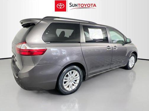 2015 Toyota Sienna XLE