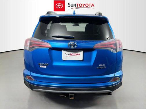 2017 Toyota RAV4 Hybrid SE