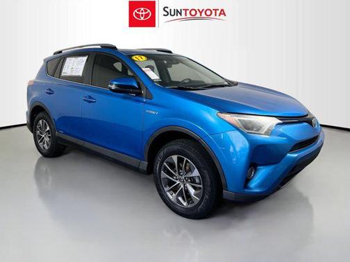 2017 Toyota RAV4 Hybrid SE