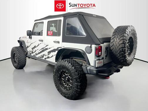 Bright White Clearcoat 2016 Jeep Wrangler Unlimited Rubicon