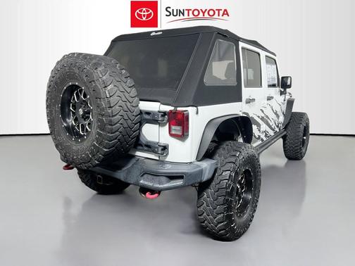 Bright White Clearcoat 2016 Jeep Wrangler Unlimited Rubicon
