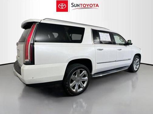 Crystal White Tricoat 2017 Cadillac Escalade ESV Luxury