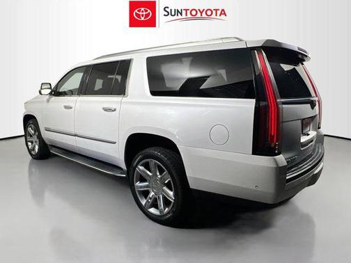 Crystal White Tricoat 2017 Cadillac Escalade ESV Luxury