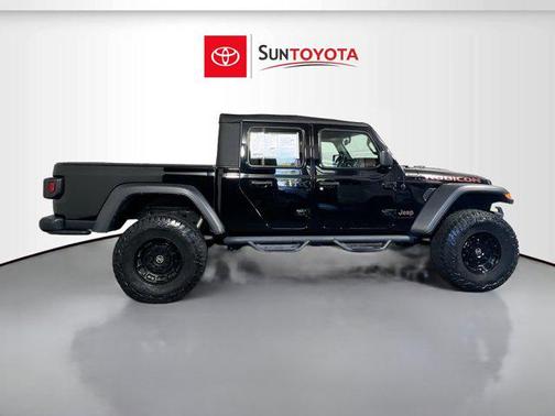 Black Clearcoat 2022 Jeep Gladiator Rubicon