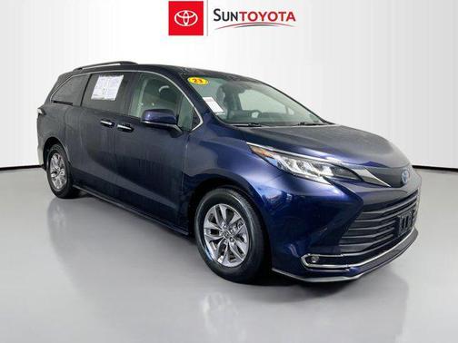 2023 Toyota Sienna XLE