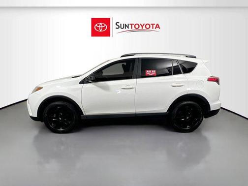 Super White 2018 Toyota RAV4 LE
