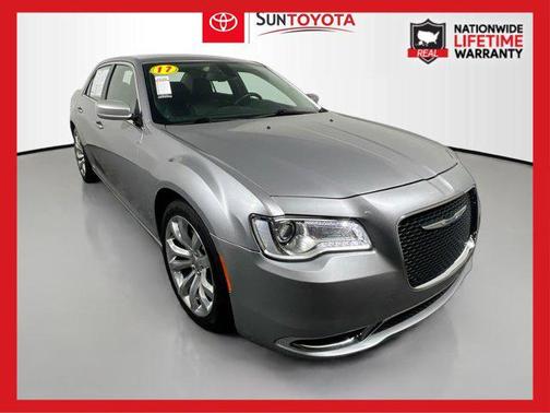 2017 Chrysler 300 Limited
