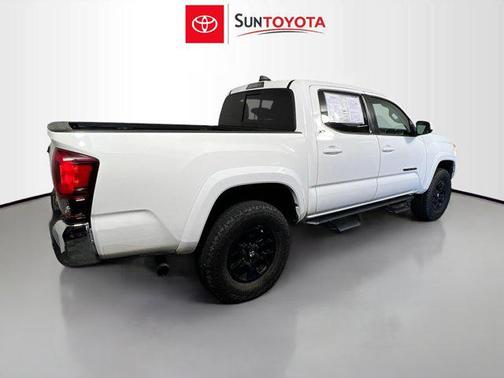 White 2022 Toyota Tacoma SR5