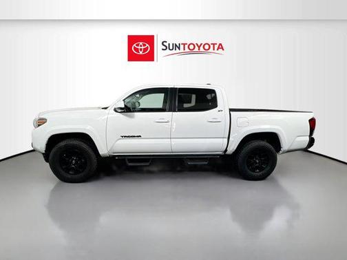 White 2022 Toyota Tacoma SR5