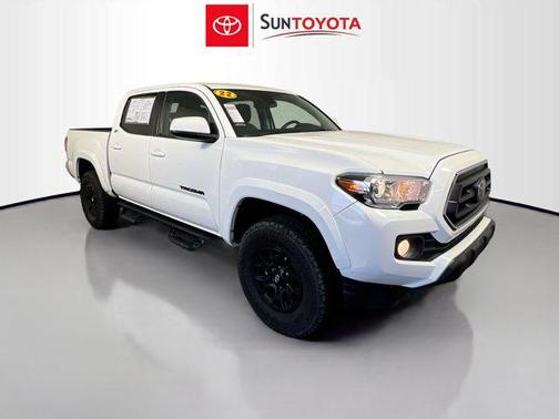 White 2022 Toyota Tacoma SR5